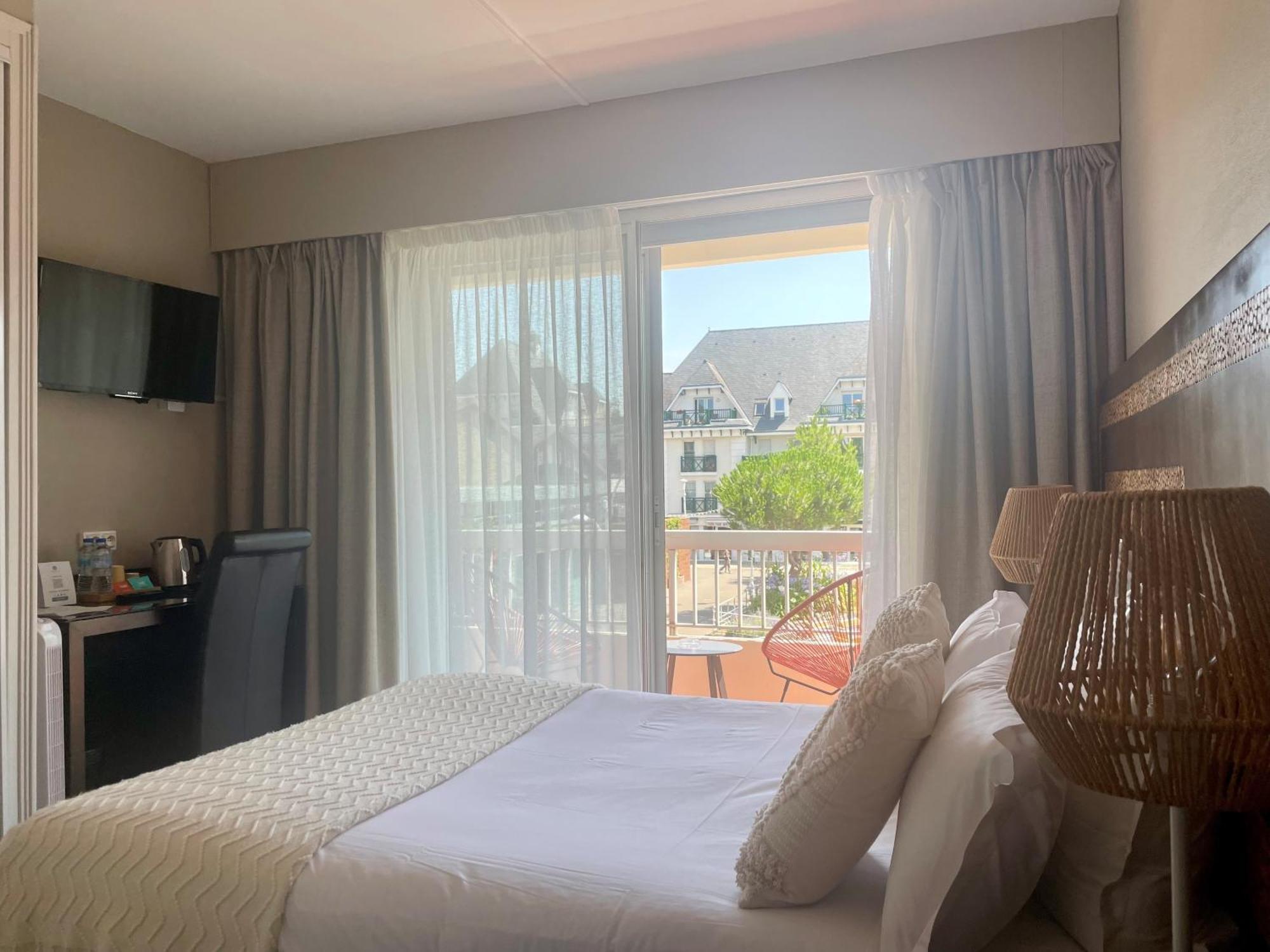 Hotel Bo & Mia La Baule Eksteriør bilde